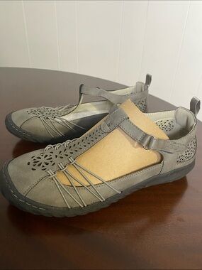 JBU Gray Cutout Mary Jane Comfort Flats 8.5 wide